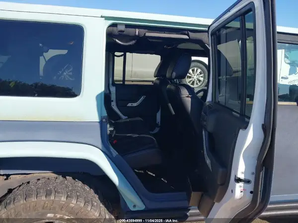 2017 JEEP WRANGLER auction photo 8