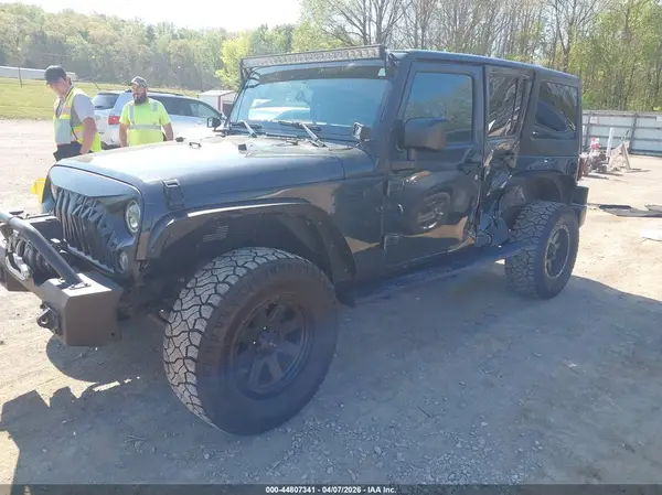 1C4HJWFG5HL633045 2017 JEEP WRANGLER - Image 2