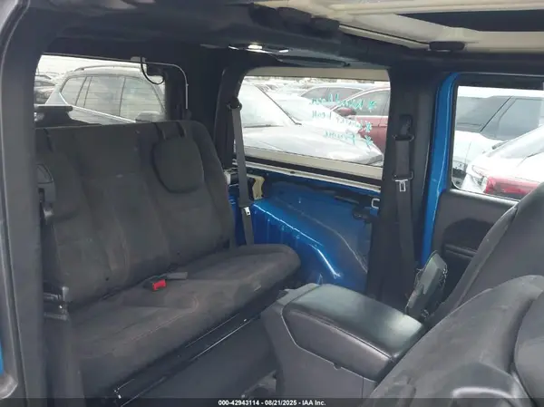 1C4HJXCN8MW729446 2021 JEEP WRANGLER - Image 8