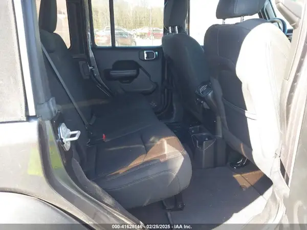 1C4HJXDG2JW183402 2018 JEEP WRANGLER - Image 8