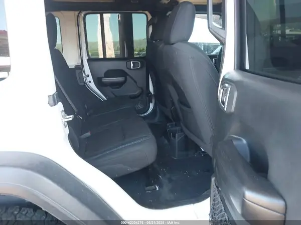 1C4HJXDG2MW575235 2021 JEEP WRANGLER - Image 8