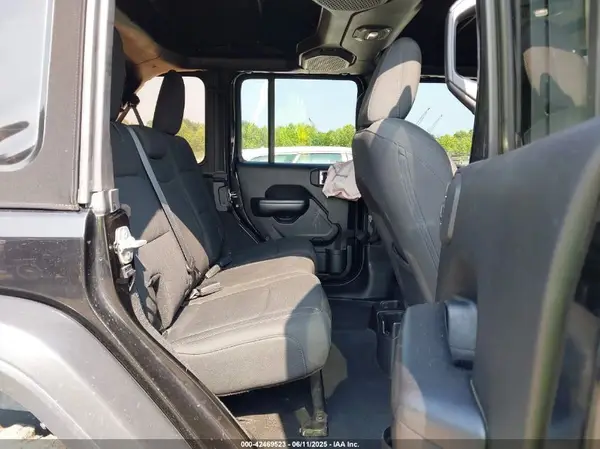 1C4HJXDG7JW154672 2018 JEEP WRANGLER - Image 8