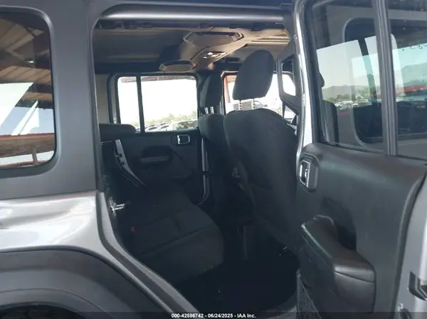 1C4HJXDG7KW557682 2019 JEEP WRANGLER - Image 8