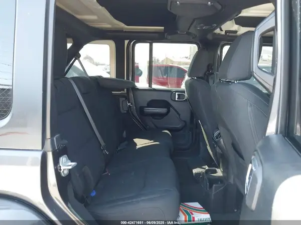 1C4HJXDG7MW576798 2021 JEEP WRANGLER - Image 8
