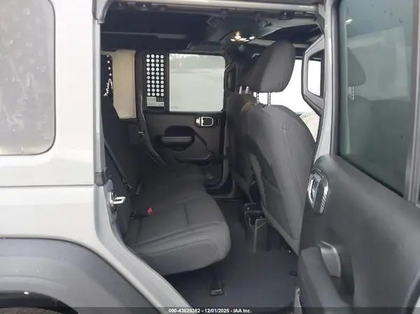 2021 JEEP WRANGLER auction photo 8