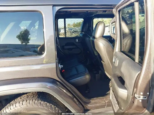 1C4HJXEG3JW294555 2018 JEEP WRANGLER - Image 8