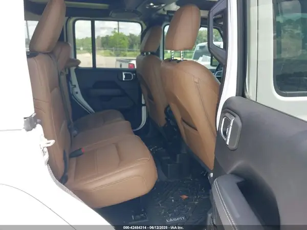 1C4HJXEN7MW518395 2021 JEEP WRANGLER - Image 8