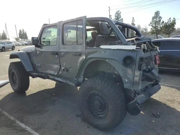 1C4HJXFG4JW265998 2018 JEEP WRANGLER - Image 2