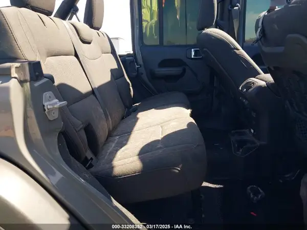 1C4HJXFG7KW584880 2019 JEEP WRANGLER - Image 8