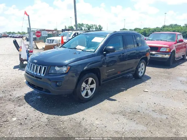 1C4NJCBA0GD560307 2016 JEEP COMPASS - Image 2
