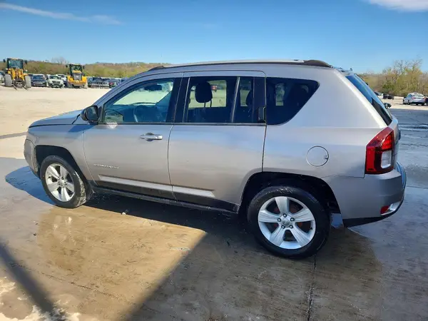 1C4NJCBA0GD574014 2016 JEEP COMPASS - Image 2
