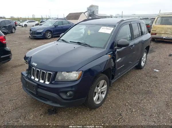 1C4NJCBA0GD611661 2016 JEEP COMPASS - Image 2