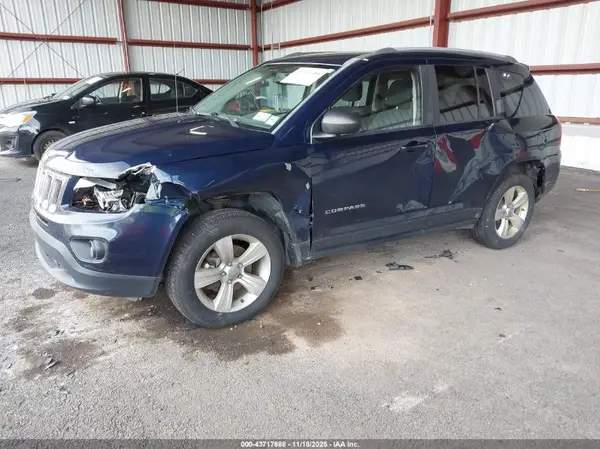 1C4NJCBA0GD611711 2016 JEEP COMPASS - Image 2