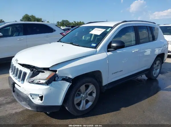 1C4NJCBA0GD641811 2016 JEEP COMPASS - Image 2