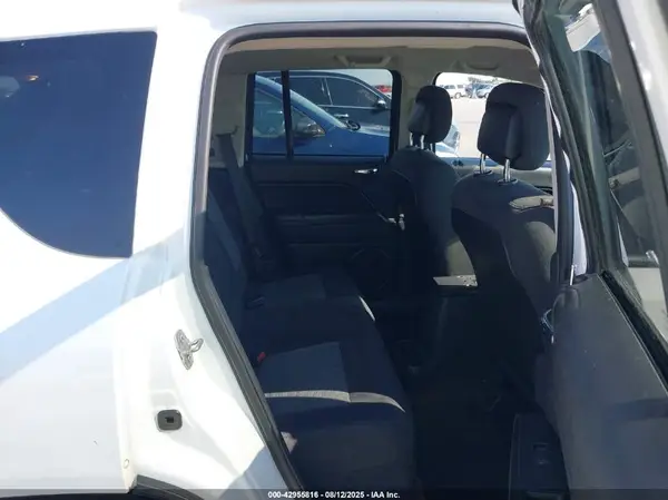 1C4NJCBA0GD641811 2016 JEEP COMPASS - Image 8