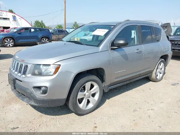 1C4NJCBA0GD705393 2016 JEEP COMPASS - Image 2
