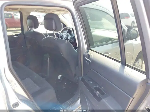 1C4NJCBA0GD705393 2016 JEEP COMPASS - Image 8
