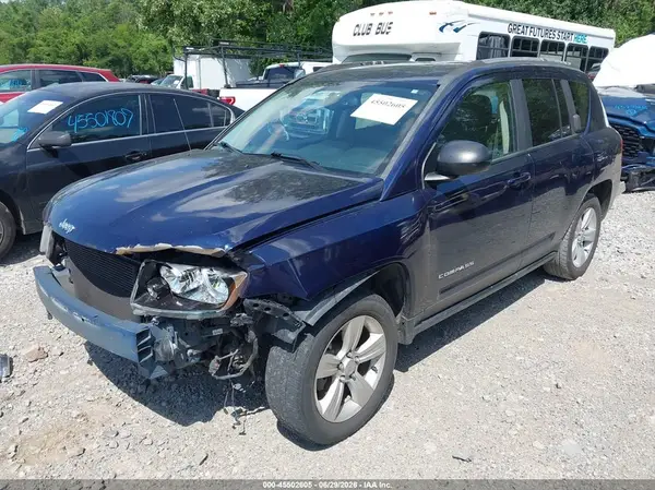 1C4NJCBA0GD726132 2016 JEEP COMPASS - Image 2