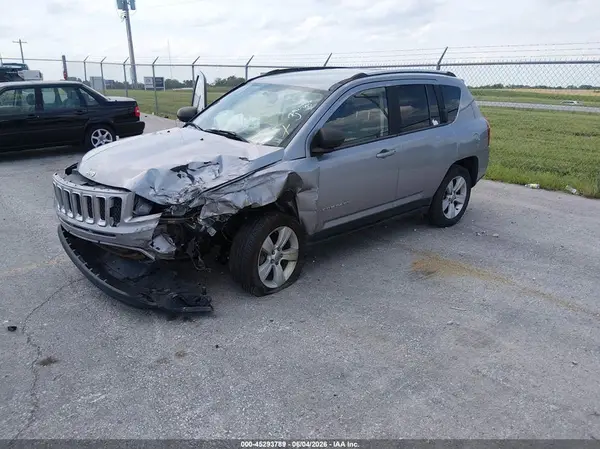 1C4NJCBA1GD524626 2016 JEEP COMPASS - Image 2