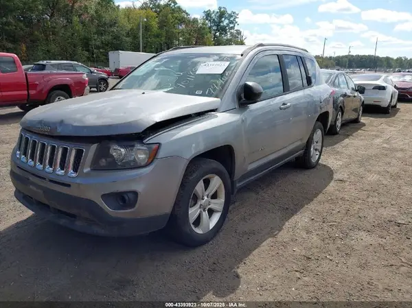 1C4NJCBA1GD568822 2016 JEEP COMPASS - Image 2