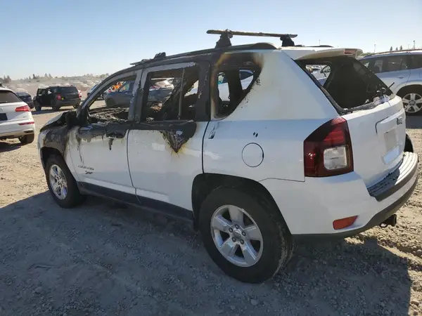 1C4NJCBA1GD603391 2016 JEEP COMPASS - Image 2