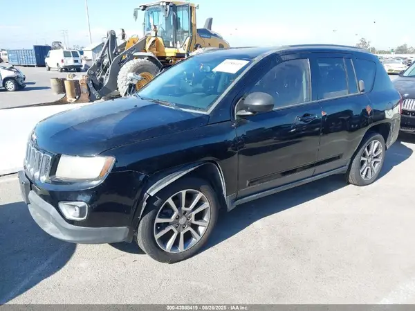 1C4NJCBA1GD711235 2016 JEEP COMPASS - Image 2