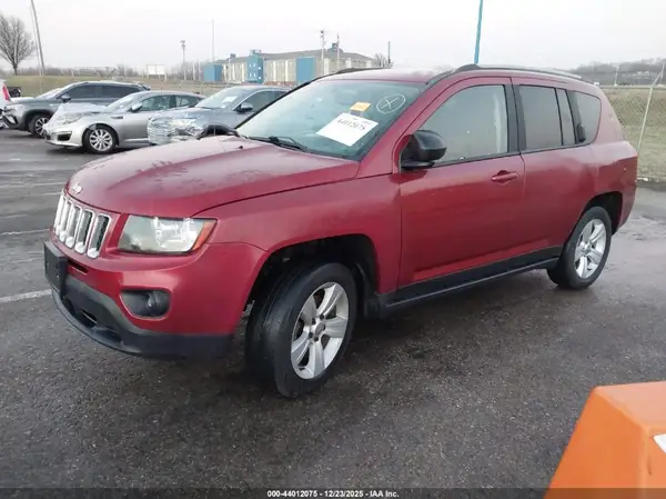 1C4NJCBA1HD123627 2017 JEEP COMPASS - Image 2