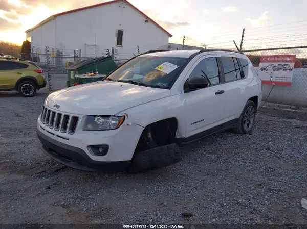 1C4NJCBA1HD134899 2017 JEEP COMPASS - Image 2