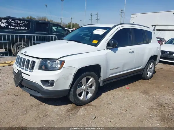 1C4NJCBA1HD146325 2017 JEEP COMPASS - Image 2