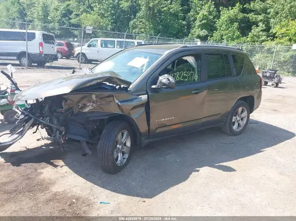 1C4NJCBA2GD525820 2016 JEEP COMPASS - Image 2