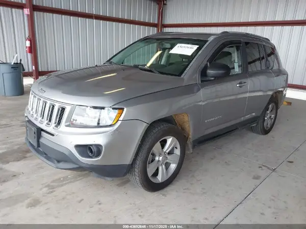 1C4NJCBA2GD568442 2016 JEEP COMPASS - Image 2
