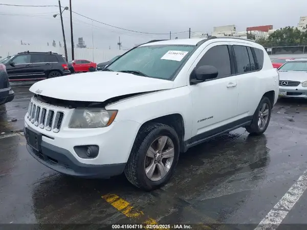 1C4NJCBA2GD609376 2016 JEEP COMPASS - Image 2