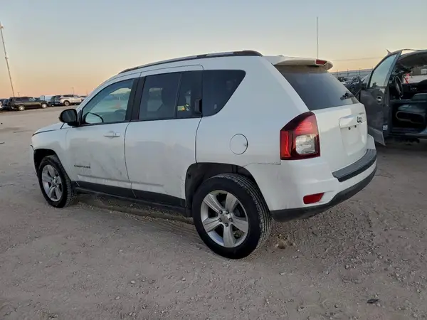 1C4NJCBA2GD615727 2016 JEEP COMPASS - Image 2