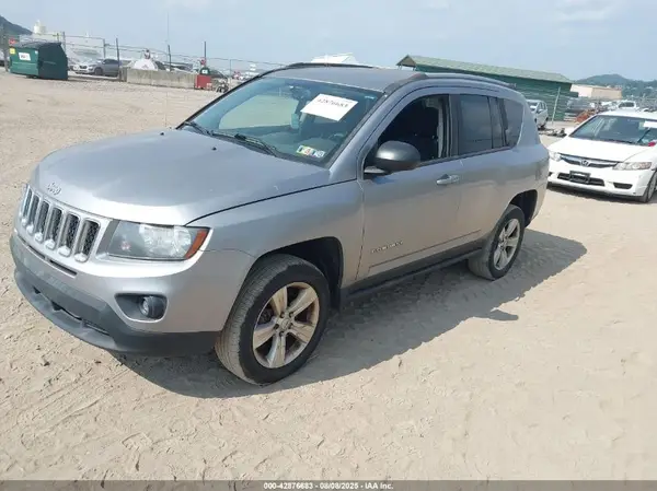 1C4NJCBA2GD648565 2016 JEEP COMPASS - Image 2