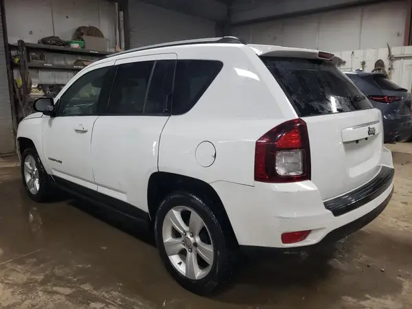 1C4NJCBA2GD666614 2016 JEEP COMPASS - Image 2