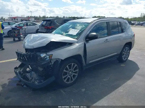 1C4NJCBA2GD678715 2016 JEEP COMPASS - Image 2
