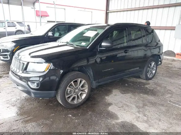 1C4NJCBA2GD699709 2016 JEEP COMPASS - Image 2