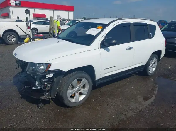 1C4NJCBA2GD743143 2016 JEEP COMPASS - Image 2