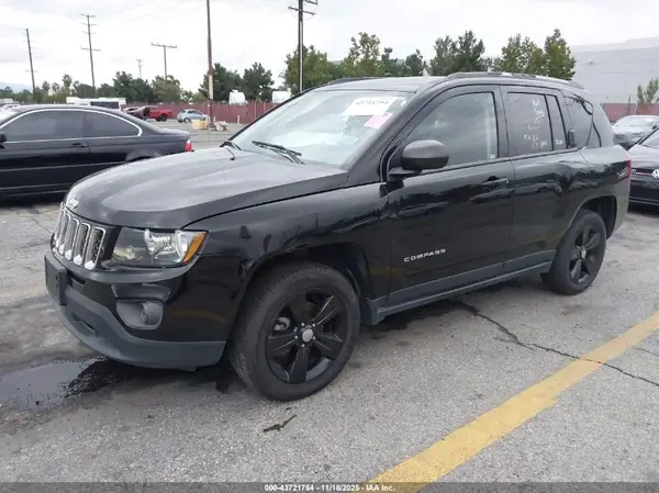 1C4NJCBA2GD753722 2016 JEEP COMPASS - Image 2