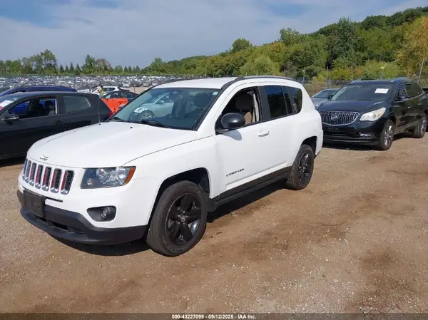 1C4NJCBA2GD754126 2016 JEEP COMPASS - Image 2