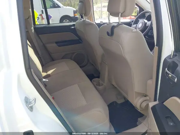 1C4NJCBA2GD754126 2016 JEEP COMPASS - Image 8