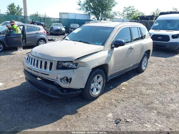 1C4NJCBA2GD815569 2016 JEEP COMPASS - Image 2