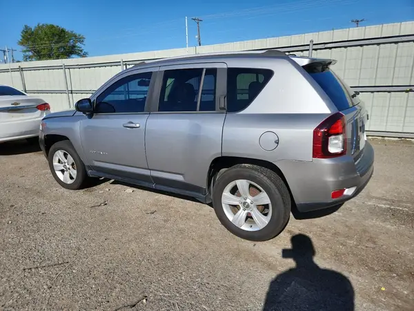 1C4NJCBA3GD524904 2016 JEEP COMPASS - Image 2