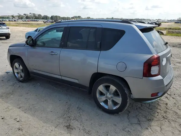 1C4NJCBA3GD611556 2016 JEEP COMPASS - Image 2