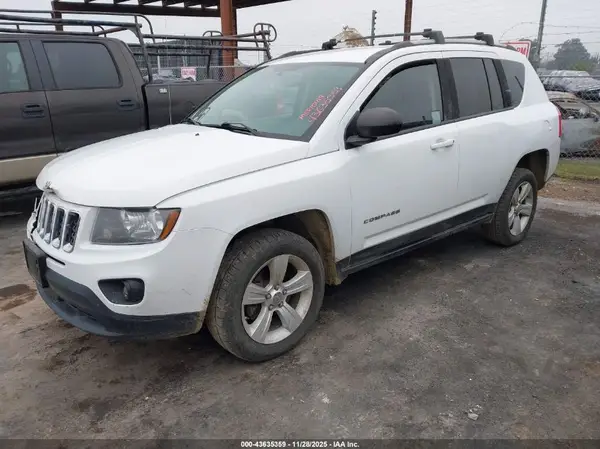 1C4NJCBA3GD648798 2016 JEEP COMPASS - Image 2