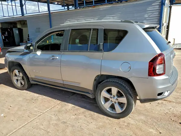 1C4NJCBA3GD705632 2016 JEEP COMPASS - Image 2