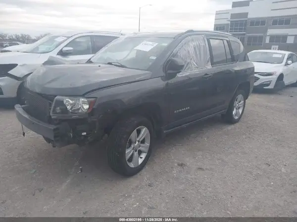 1C4NJCBA4GD518867 2016 JEEP COMPASS - Image 2