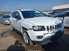 1C4NJCBA4GD525561 2016 JEEP COMPASS