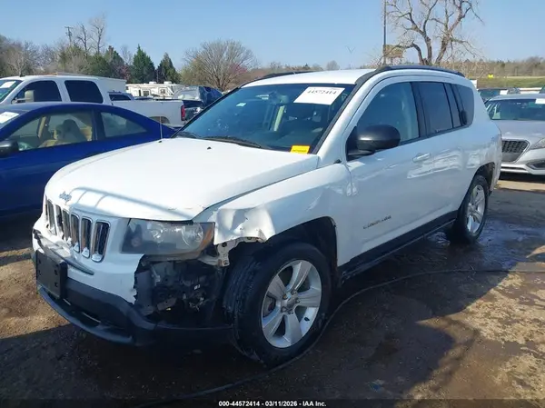 1C4NJCBA4GD525561 2016 JEEP COMPASS - Image 2