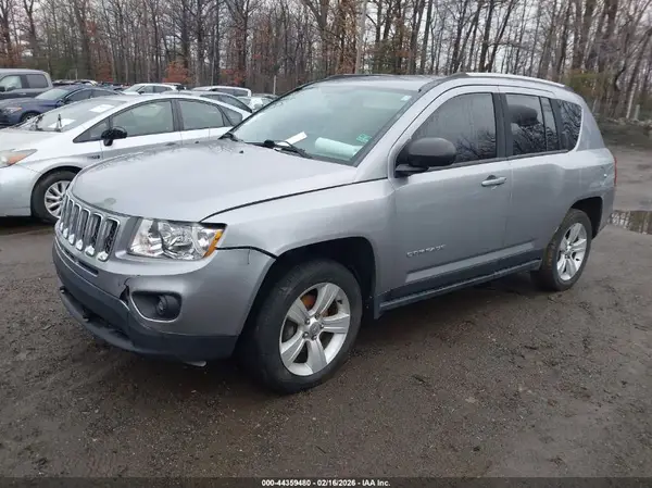 1C4NJCBA4GD554011 2016 JEEP COMPASS - Image 2